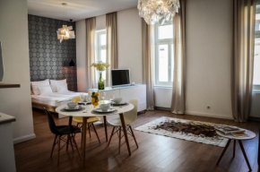 Отель Baross Boutique Apartman  Дьор